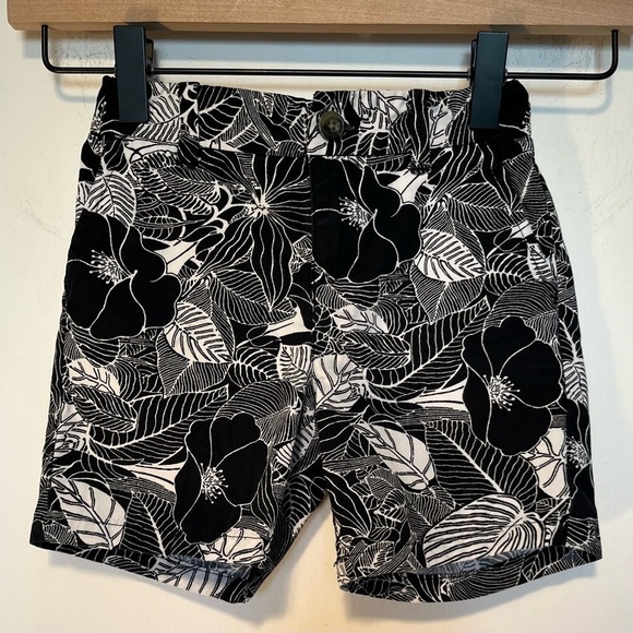 Janie and Jack Black and White Floral Poplin Shorts Size 3 - Picture 2 of 6